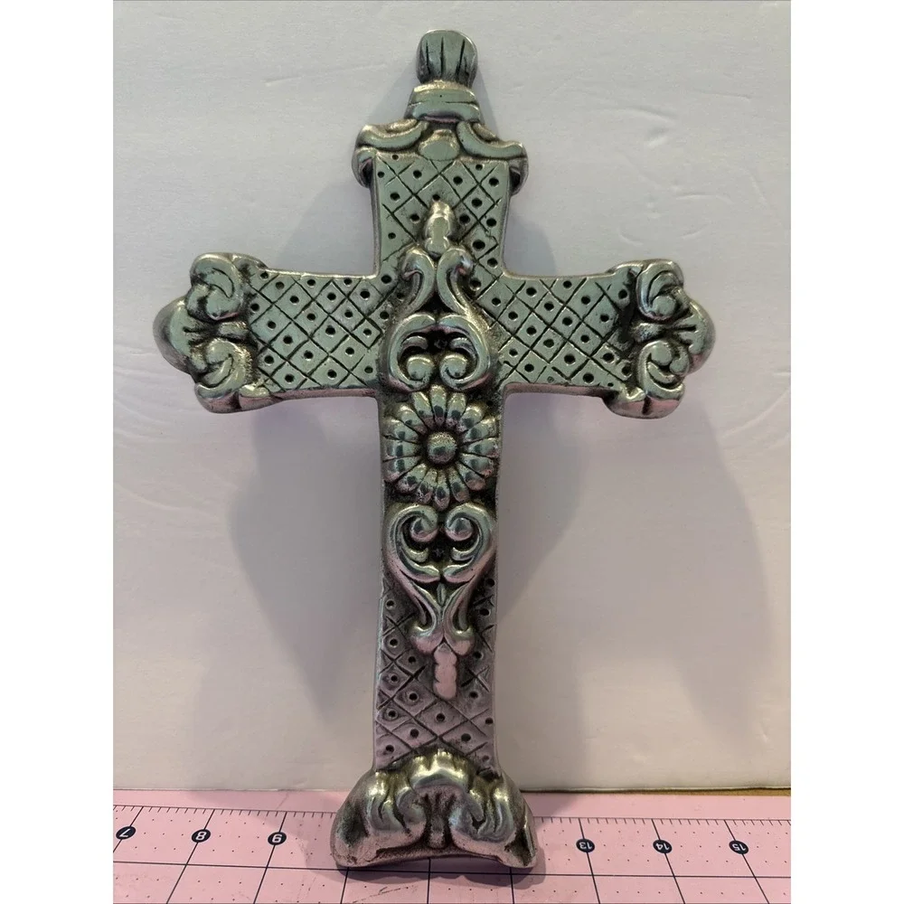Fine Decorated Pewter Cross Wall Mounted‎ 7